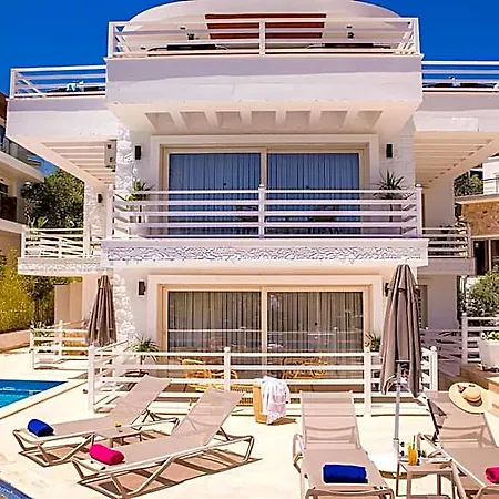 Kalkan Saray